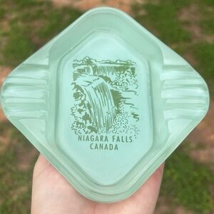 Beautiful Celadon Green Vintage Niagara Falls Ashtray!!